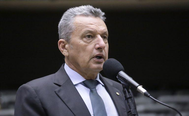 Atleta de baixa renda participando de competição esportiva