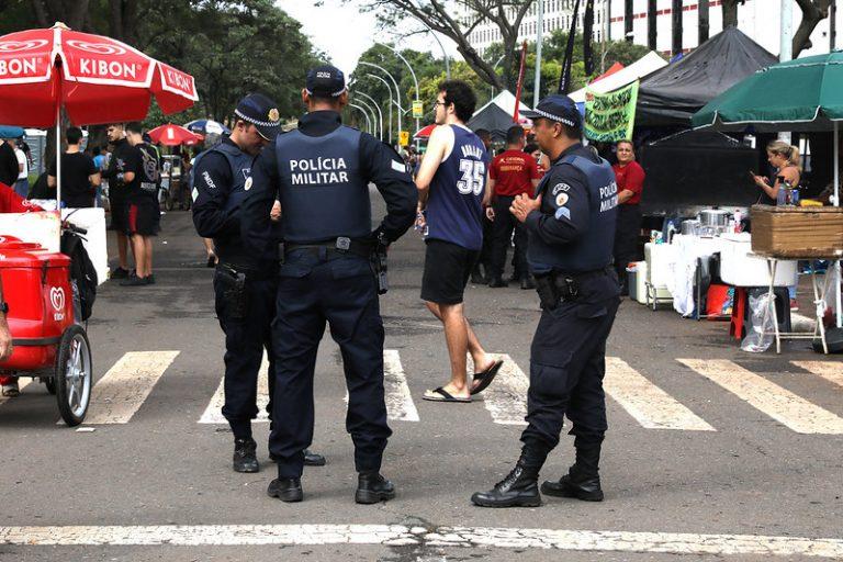 Deputados em audiência sobre inteligência e crimes