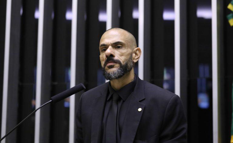 Condenado utilizando câmera corporal