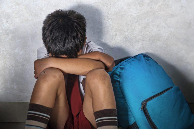 Ilustração representativa de combate à violência escolar