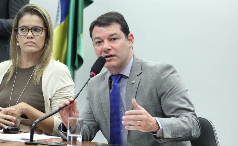 Imagem representativa de advogados em reunião