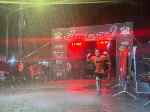 Bombeiros Correndo na Corrida do Fogo em Criciúma
