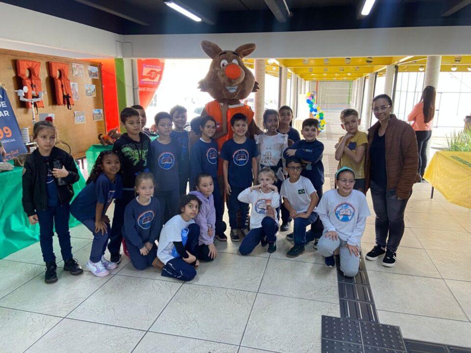 Exposição da Defesa Civil na escola