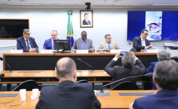 Deputados solicitam esclarecimentos ao Ministério da Saúde sobre programa Mais Médicos