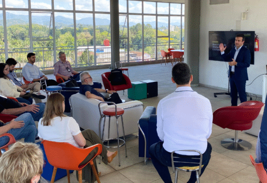 Executivos reunidos no evento C-Level Meeting