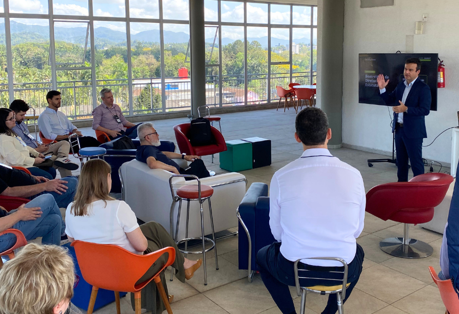 Executivos reunidos no evento C-Level Meeting