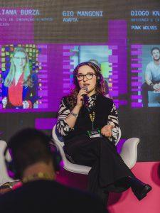Giovanna Mangoni - Estudante de Administração e consultora em IA