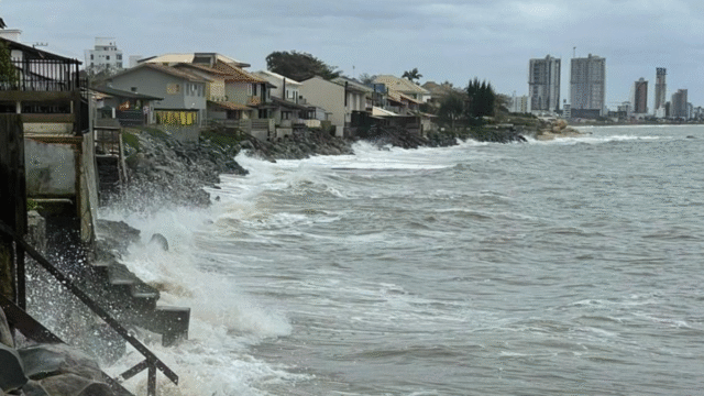 Impactos da maré alta em Santa Catarina