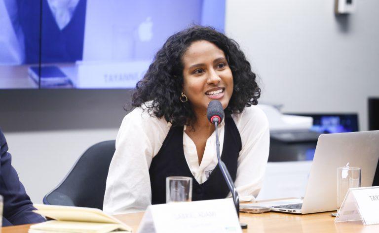 Jovens defendendo a justiça climática na Conferência da ONU sobre Mudança do Clima