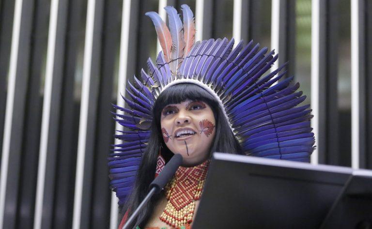 Mulheres lutando pela preservação da Amazônia