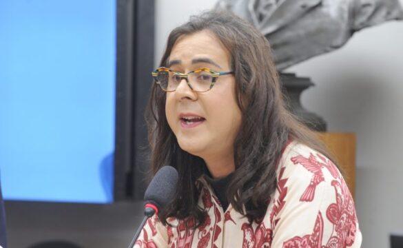 Povos indígenas discutindo a COP30