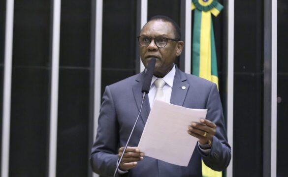 Imagem representativa do combate ao etarismo e preconceito por idade