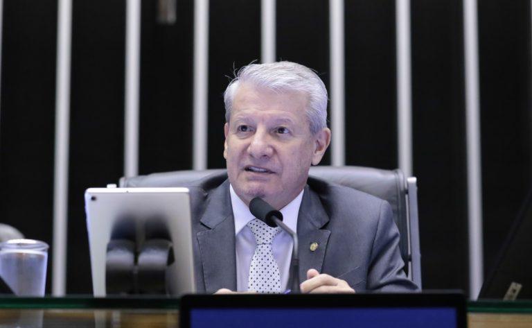 Imagem relacionada à protonterapia no tratamento de câncer
