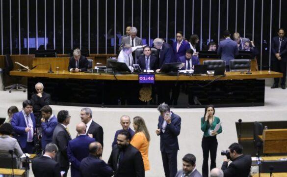 Sessão em andamento na Câmara