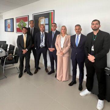 Delegados reunidos em visita à Polícia Civil de Santa Catarina