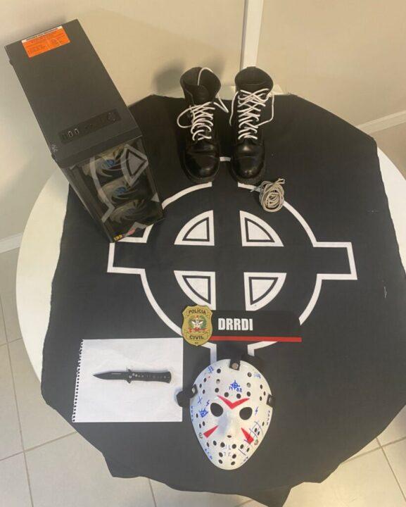 símbolos nazistas apreendidos