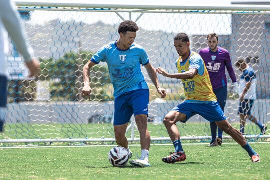 Imagem da preparação do Avaí para o confronto contra o Botafogo-SP