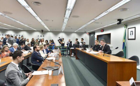 Conselho de Ética e Decoro Parlamentar analisa processos contra deputados