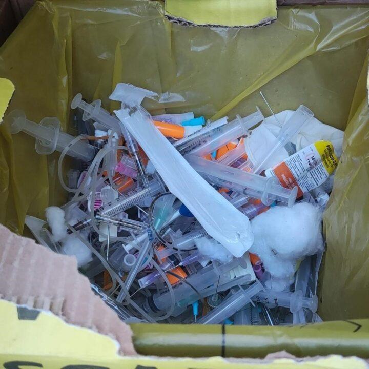 Descarte irregular de seringas e agulhas