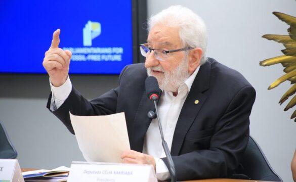 Ilustração de educação escolar indígena em territórios etnoeducacionais