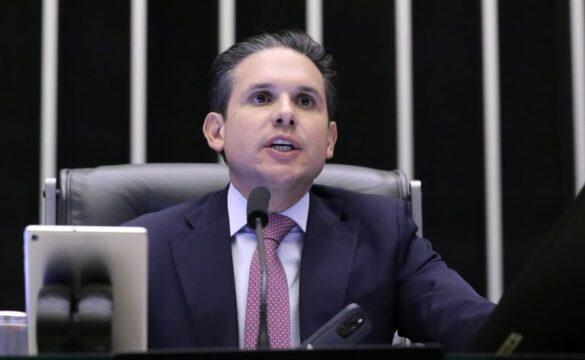 Presidente da Câmara dos Deputados Hugo Motta em reunião sobre segurança pública