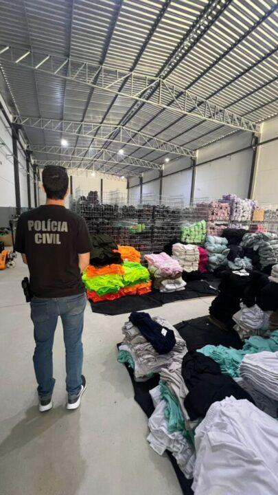 Roupas falsificadas apreendidas na Operação Estampa Fria