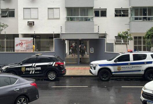 Imagem da investigação da Polícia Civil em supermercado de Florianópolis