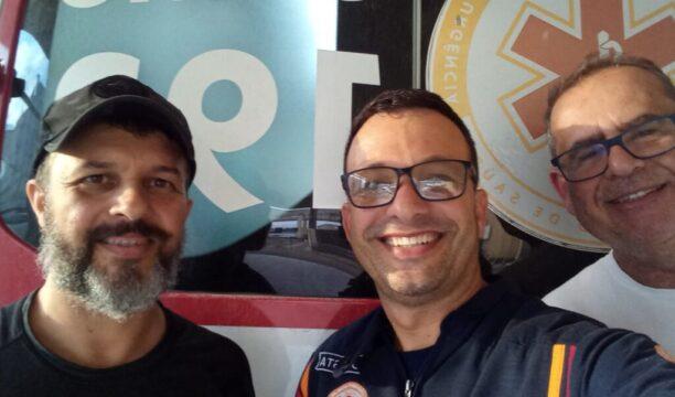 Policiais Civis em ação de salvamento em Ituporanga