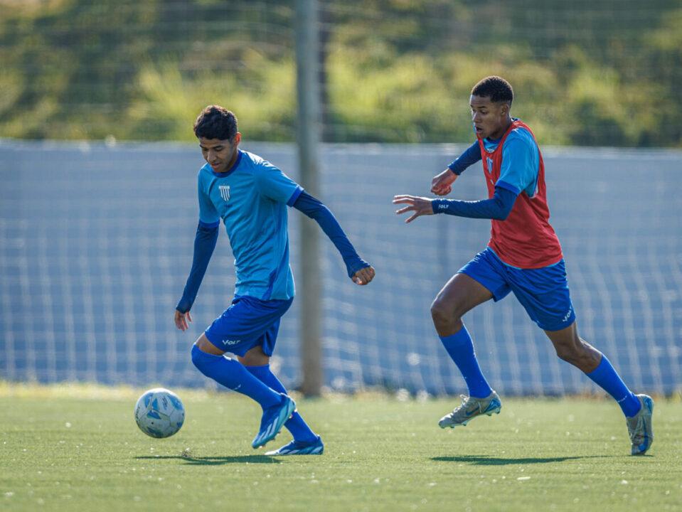 Equipe Sub-17 do Avaí em treinamento