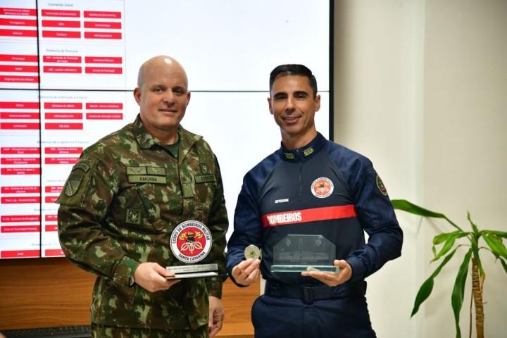 Soldado do CBMSC em ação durante a VOT