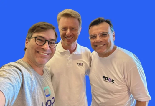 Logotipo da Akropoli e Rock Encantech