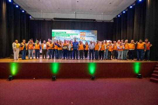 Caminhão-pipa entregue para combate à estiagem