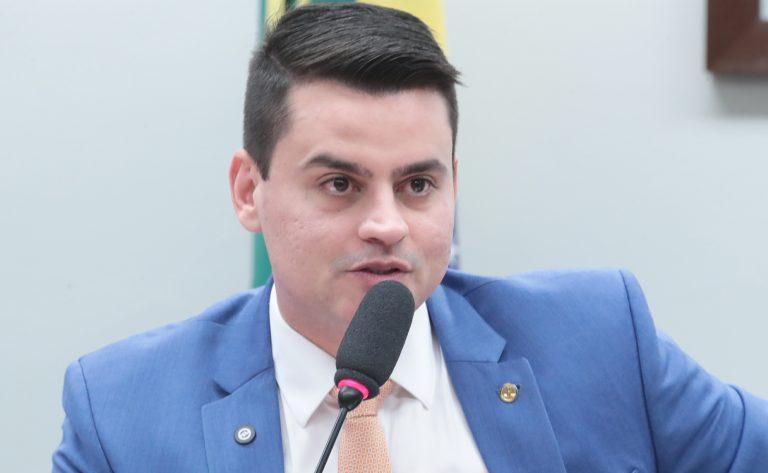 Debate sobre falta de energia nos municípios brasileiros