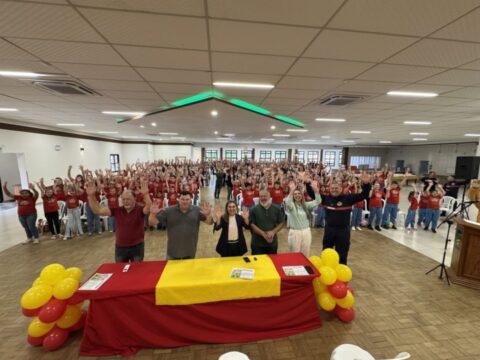 Crianças na formatura do Programa Bombeiro Mirim