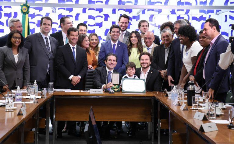 Cerimônia de entrega da Medalha Mérito Legislativo 2025