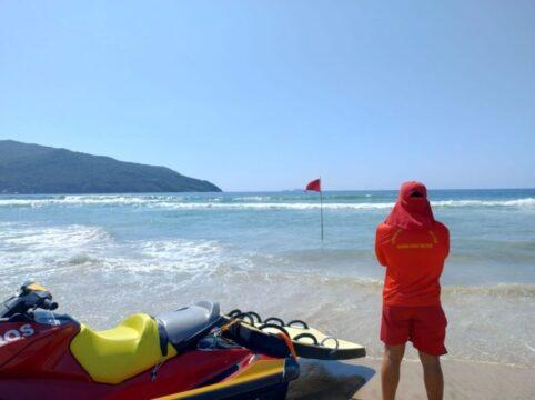 Guarda-vidas atuando na prevenção de afogamentos