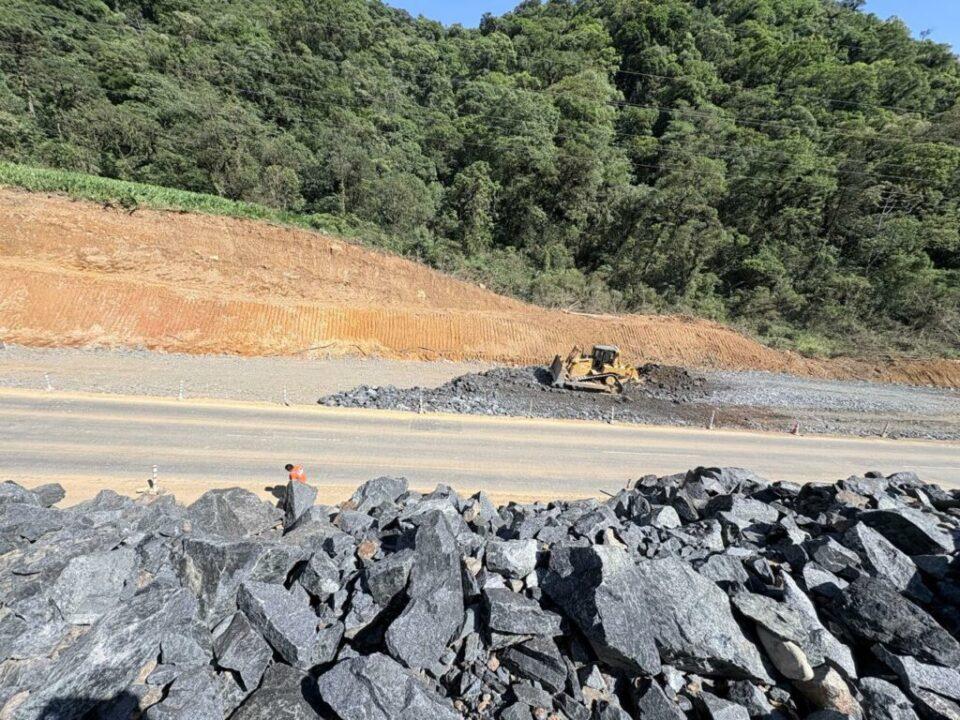 Áreas de escape na SC-418 em Santa Catarina - Segurança rodoviária