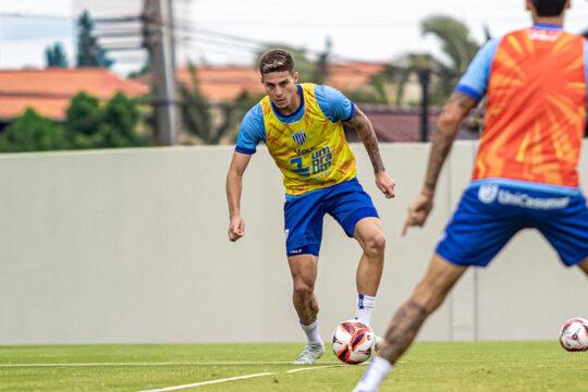 Treino do Avaí para confronto com o Carlos Renaux