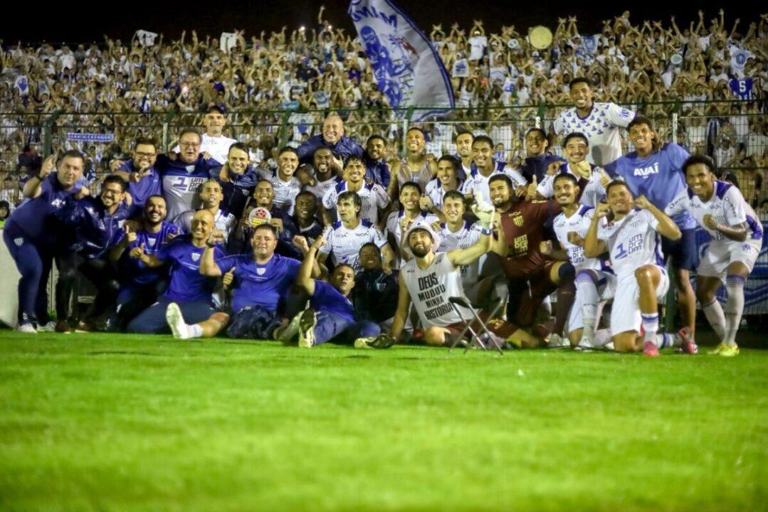 Avaí vs Figueirense - Partida de Futebol