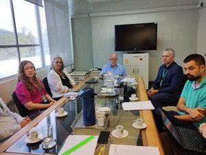 Representantes da UFSC e Unimed em reunião