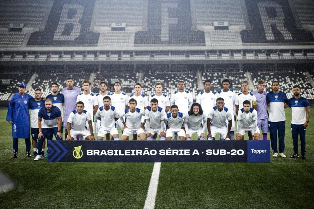 Partida de futebol entre Avaí e Botafogo no Brasileiro Sub-20