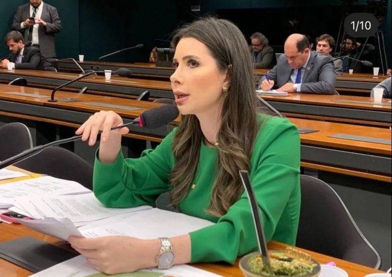 Foto reprodução Carol De Toni