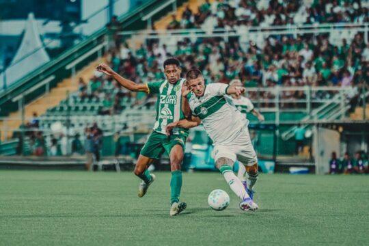 Chapecoense vs Coritiba na Arena Condá em Chapecó