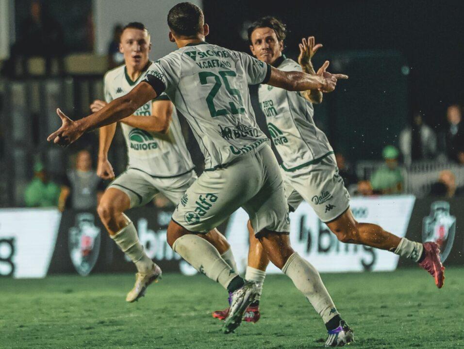 Confronto entre Chapecoense e Coritiba