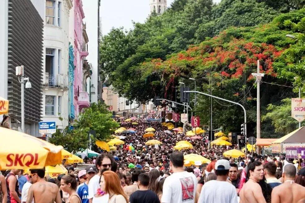 Comércio movimentado durante o Carnaval 2026 em Florianópolis