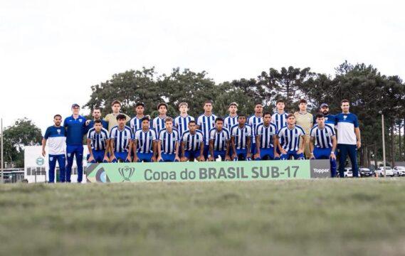 Jogo de futebol entre o Coritiba e o Avaí pela Copa do Brasil Sub-17