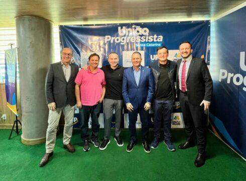 Imagem ilustrativa de uma reunião política