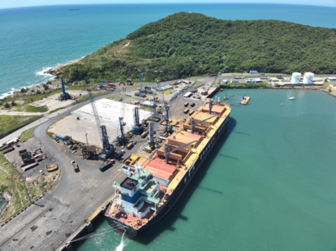 Exportação de DDG do Porto de Imbituba para a China
