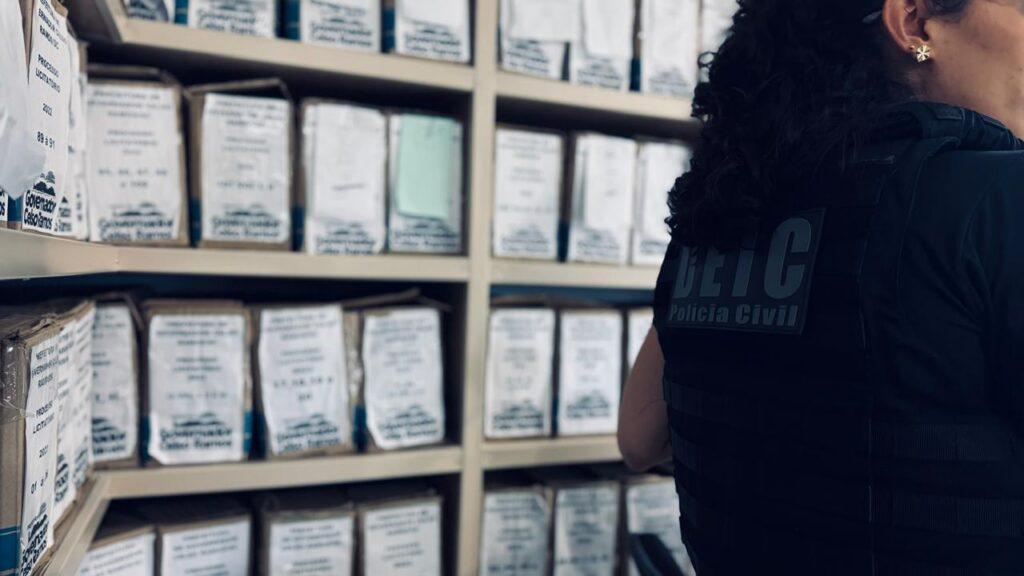 Operação policial investiga corrupção em licitações