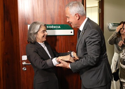 Presidente do TRE-SC Carlos Civinski e Ministra Cármen Lúcia em reunião no TSE